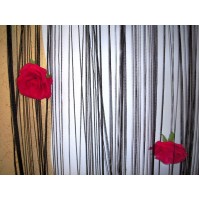 Ukrasna zavesa crvene ruže